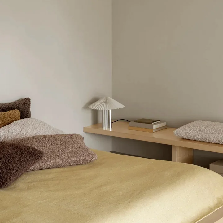 Taite table lamp, lily white by Blomus