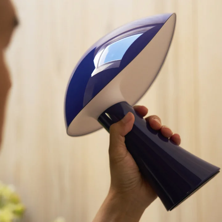 Louis Poulsen - Rumee 220 Portable rechargeable LED table lamp, night blue