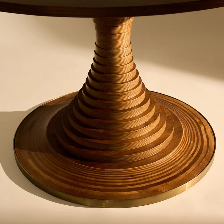 Gubi - Tavolo a Dischi Dining table, American walnut