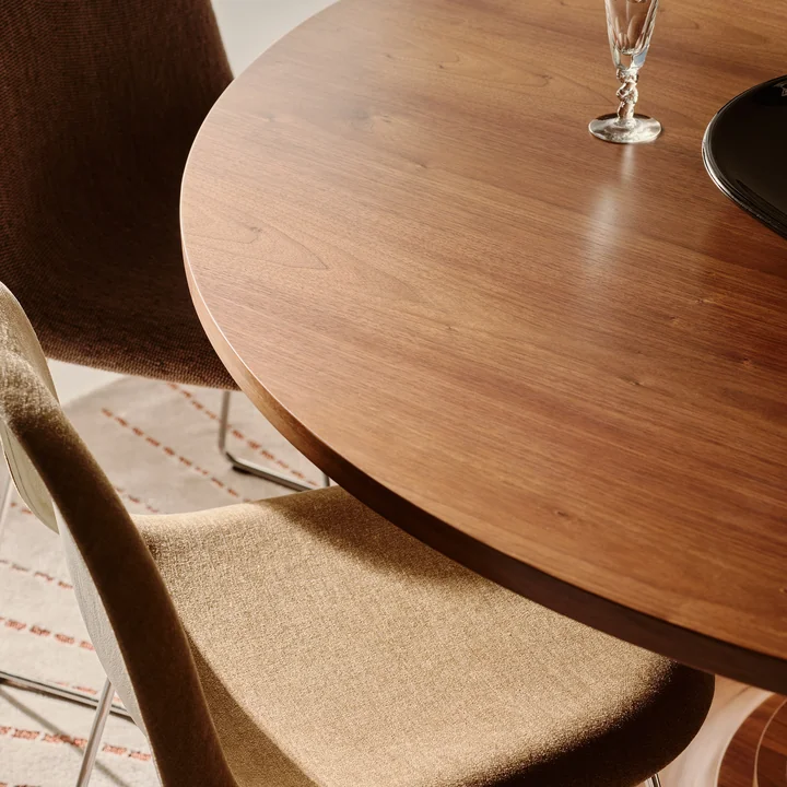 Gubi - Tavolo a Dischi Dining table, American walnut