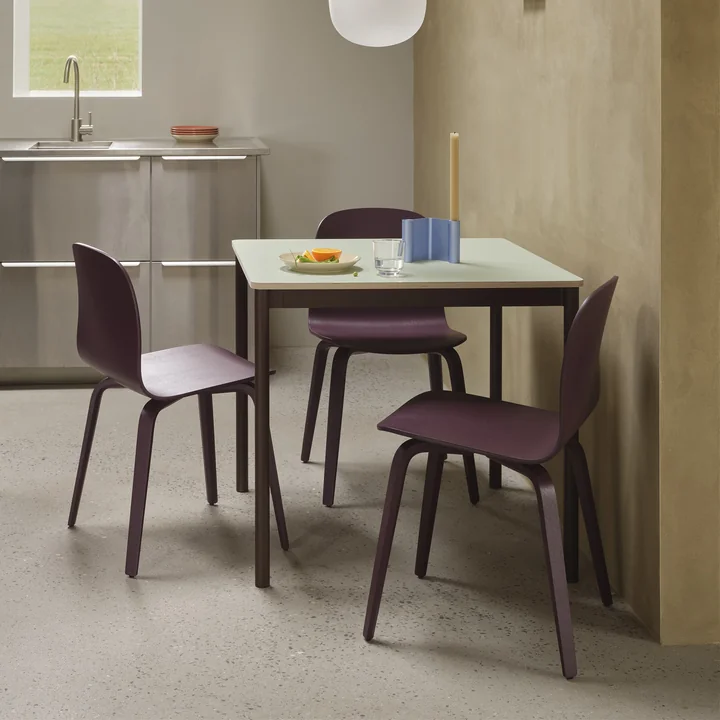 Muuto - Visu Chair, dark plum