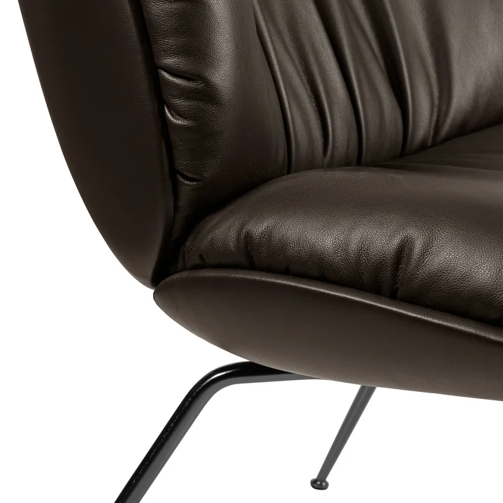 Gubi - Beetle Soft Lounge Chair, fully upholstered, black matt / coffee (smooth leather)