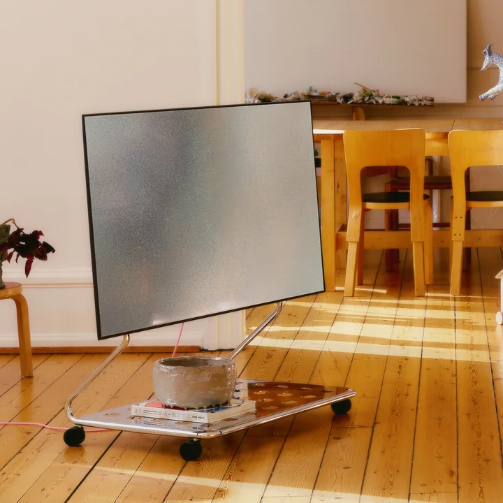 Pedestal - Disco TV stand, 40 - 70 inch, chrome