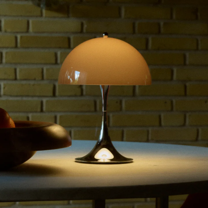 Louis Poulsen - Panthella 250 Portable V3 Rechargeable LED table lamp, chrome / original opal brown
