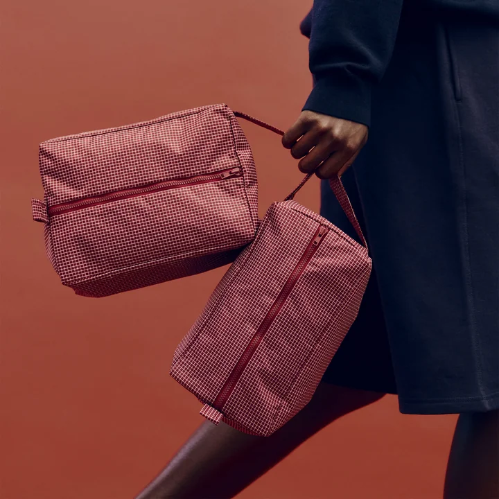 HAY - Grid Wash Bag M, burgundy