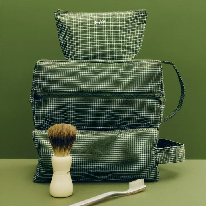 HAY - Grid Wash Bag M, dark green