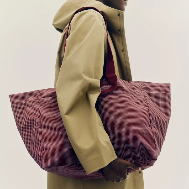 HAY - Grid Weekend Bag L, burgundy