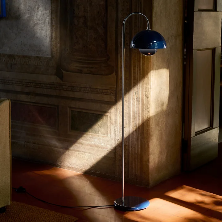 & Tradition - FlowerPot Floor lamp VP12, steel blue