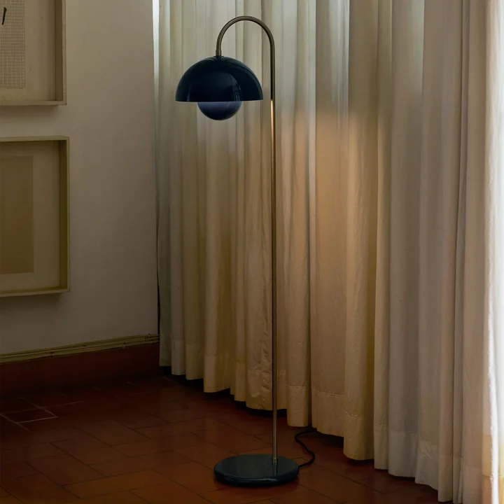 & Tradition - FlowerPot Floor lamp VP12, steel blue