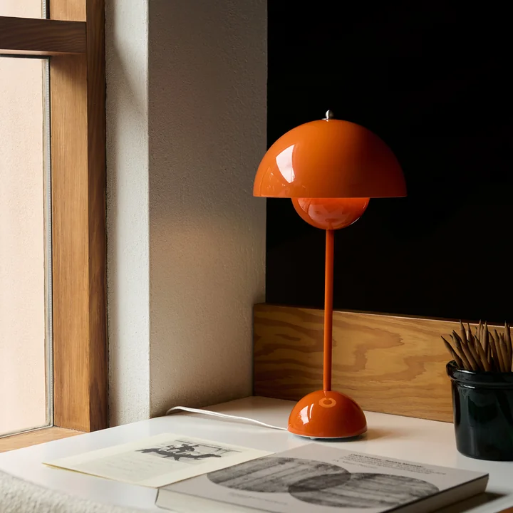 & Tradition - FlowerPot table lamp VP3, zesty orange