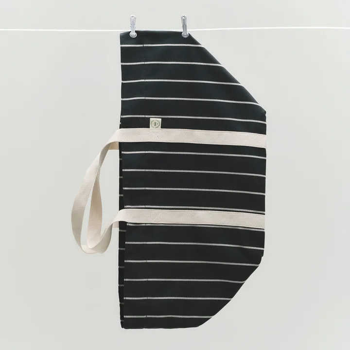 HAY - Outdoor Market Picnic bag M, black with beige stripes