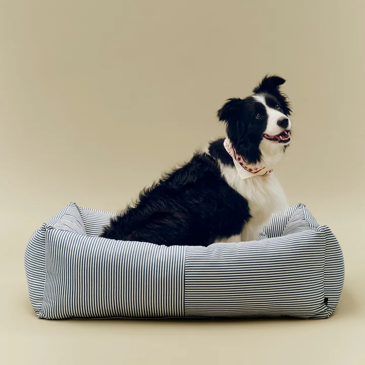 HAY - Dog bed, Zip, L, blue / white stripes