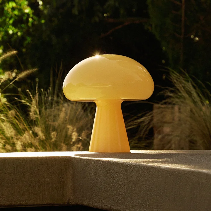 Gubi - Obello LED rechargeable outdoor light, mellow yellow