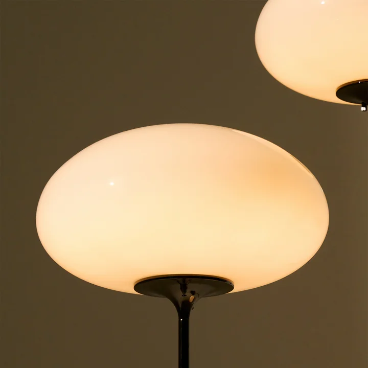 Gubi - Stemlite Floor lamp, black chrome / opal