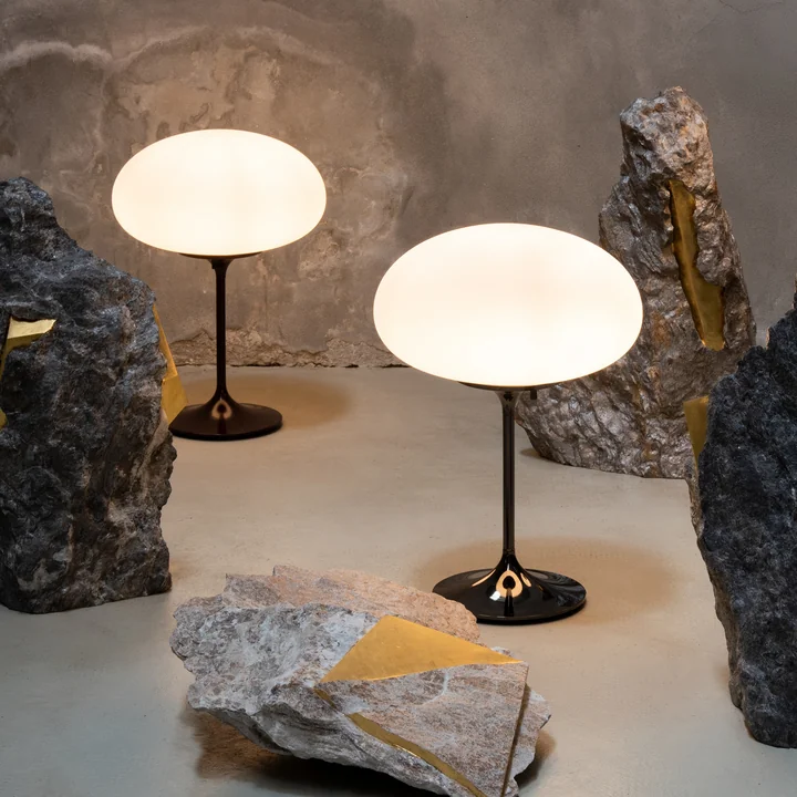 Gubi - Stemlite Table lamp H 42 cm, chrome black / opal