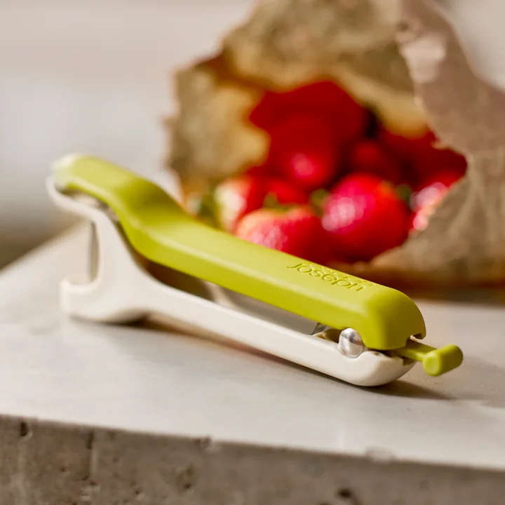 Joseph Joseph - Tweezy 2-in-1 corer, stone / green