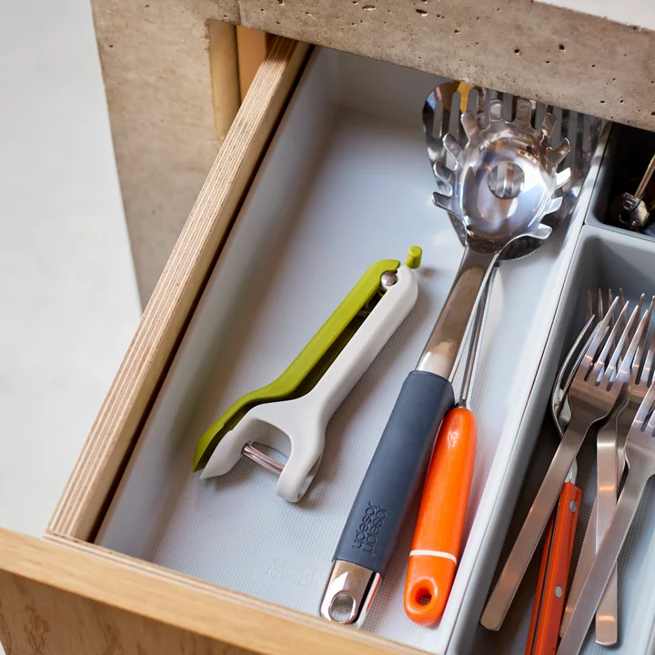 Joseph Joseph - Tweezy 2-in-1 corer, stone / green