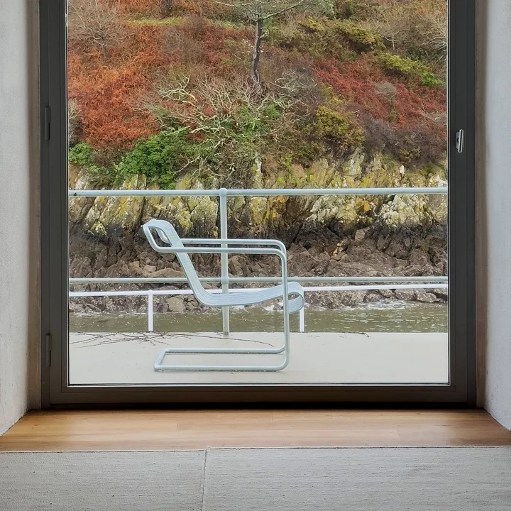 HAY - Palissade Cantilever Lounge Chair Low, hot galvanized