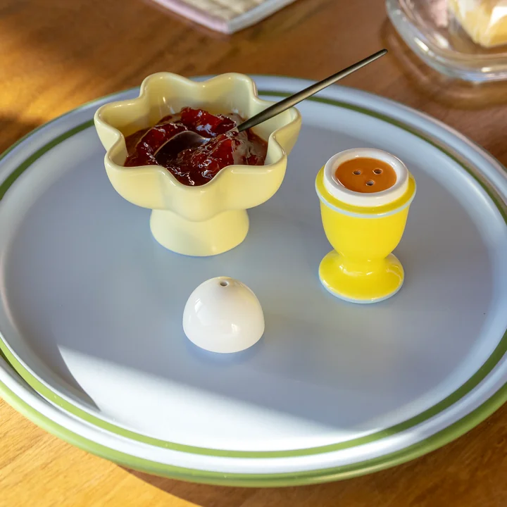& klevering - Salt and pepper shaker, egg / yellow
