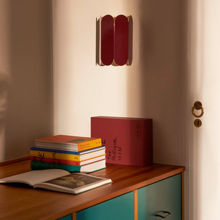 Arcs wall light, auburn red by HAY