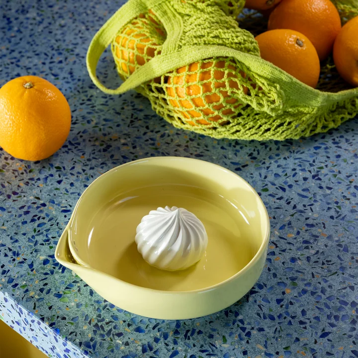 & klevering - Pudding Citrus juicer, yellow