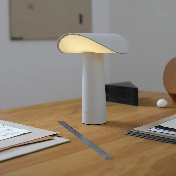 Gejst - LIUM portable table lamp Warm Grey