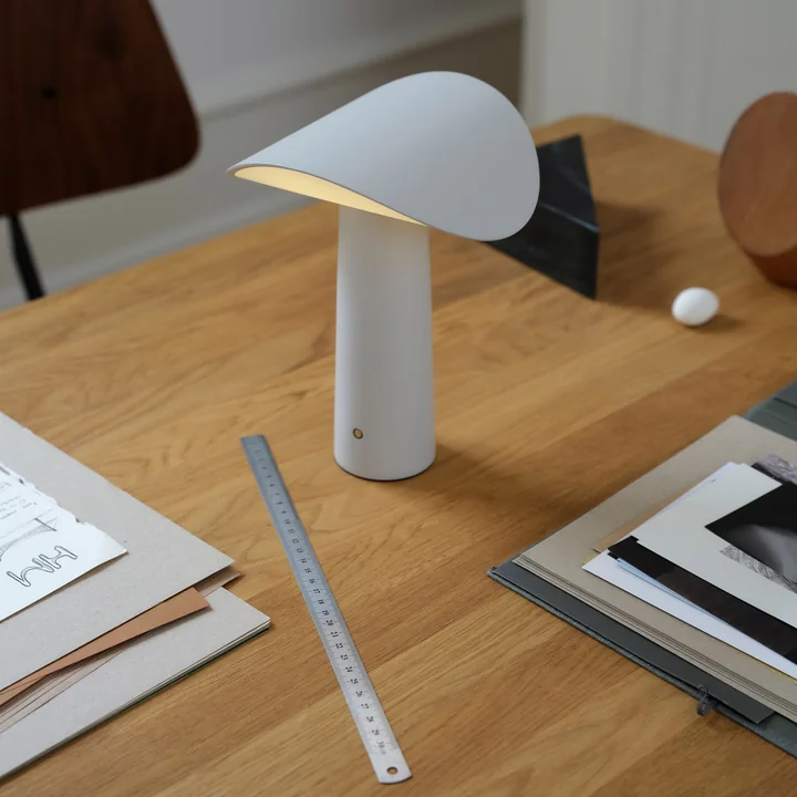 Gejst - LIUM portable table lamp Warm Grey