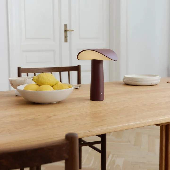 Gejst - LIUM portable table lamp