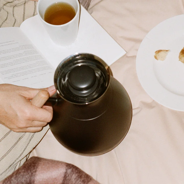 Rosendahl - Stay warm Vacuum jug, round, 1.0 l, black