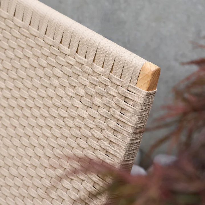 MG501 Cuba Chair Outdoor, untreated teak / sesame by Carl Hansen