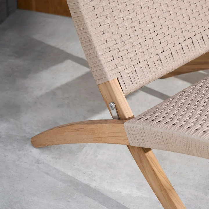 MG501 Cuba Chair Outdoor, untreated teak / sesame by Carl Hansen
