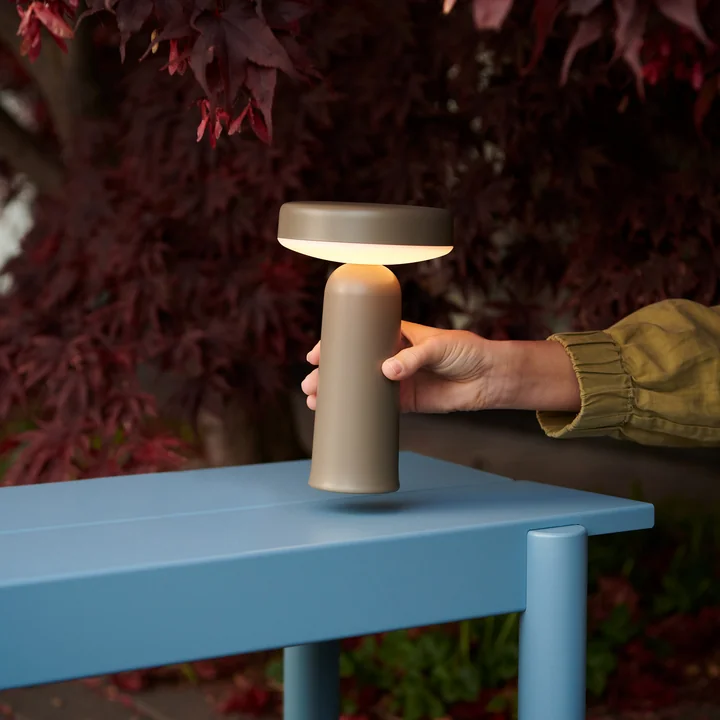 Muuto - Ease Portable LED Outdoor Battery lamp, taupe