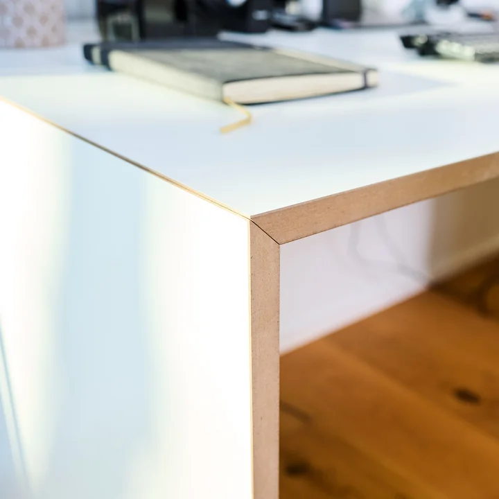 Tojo - freistell Table, white