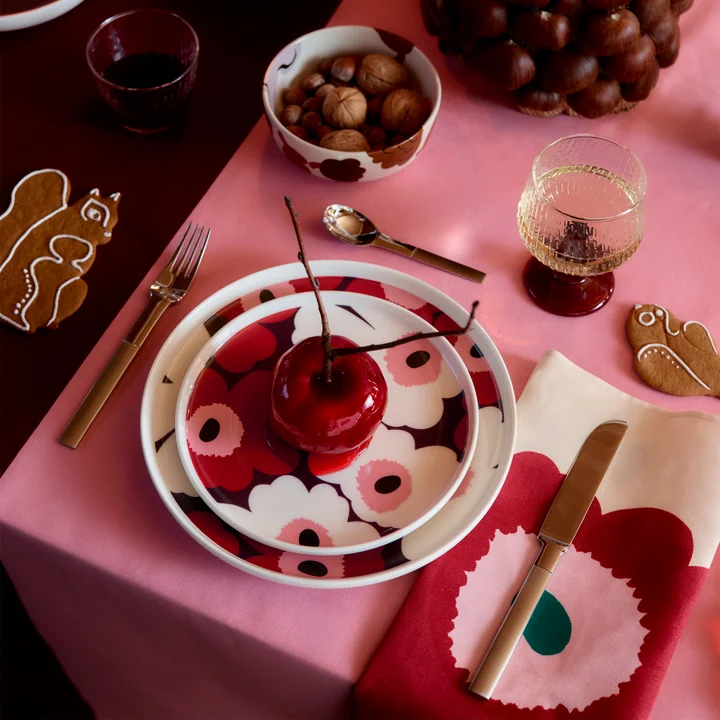 Marimekko - Oiva Unikko Plate, white / plum / cranberry / pink