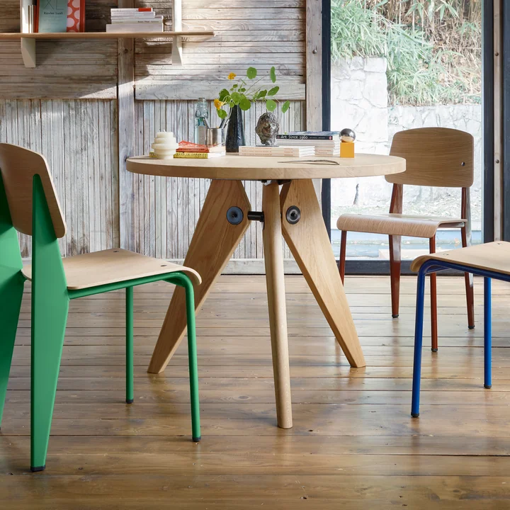 Vitra - Guéridon Dining table, Ø 90 cm, oiled oak