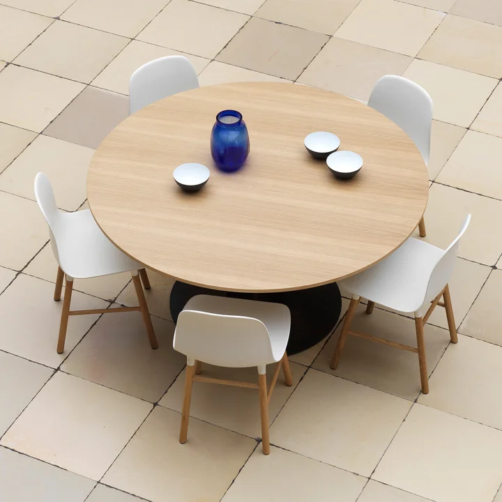 Normann Copenhagen - Scala Table: Ø 130 x H 75 cm, oak