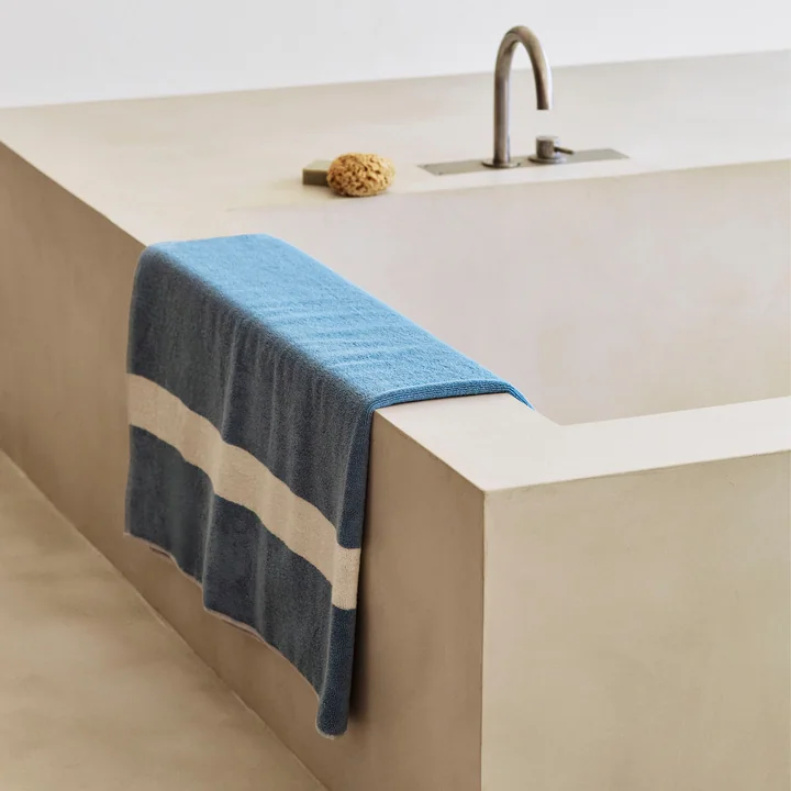 HAY - Stripe Bath Towel 100 x 150 cm, dusty blue