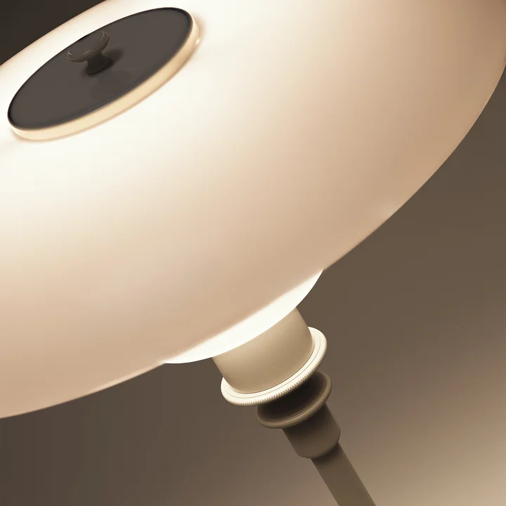 Louis Poulsen - PH 3/2 Glossy Table Lamp, Beige