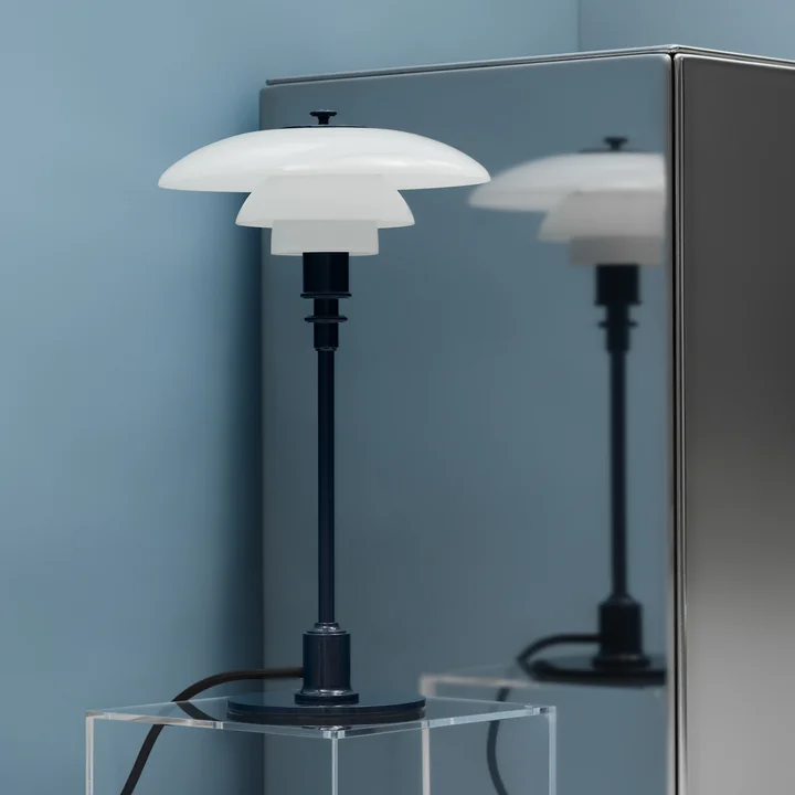 Louis Poulsen - PH 2/1 Glossy Table Lamp, deep blue
