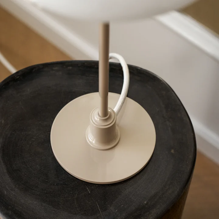 Louis Poulsen - PH 2/1 Glossy Table Lamp, beige