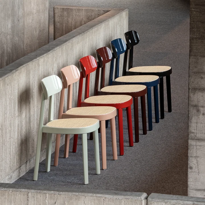 Thonet - 118 chairs, high-gloss lacquered