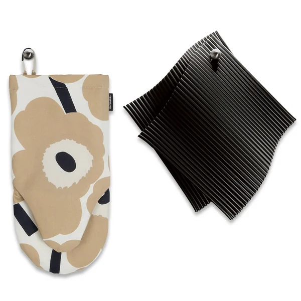 Oven mitt or oven cloth?