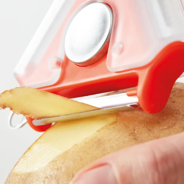 Tri-Peeler Peeler with three blades by Joseph Joseph