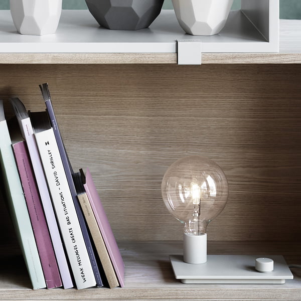 Control table lamp LED by Muuto in white