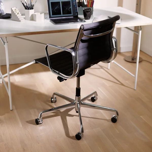 Vitra - Aluminium Group EA 117 Office chair, black