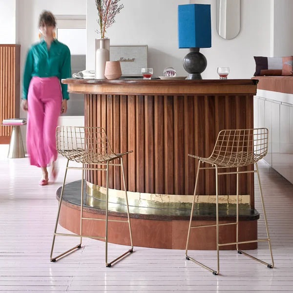 The Wire bar stool from HKliving at the bar in the living room